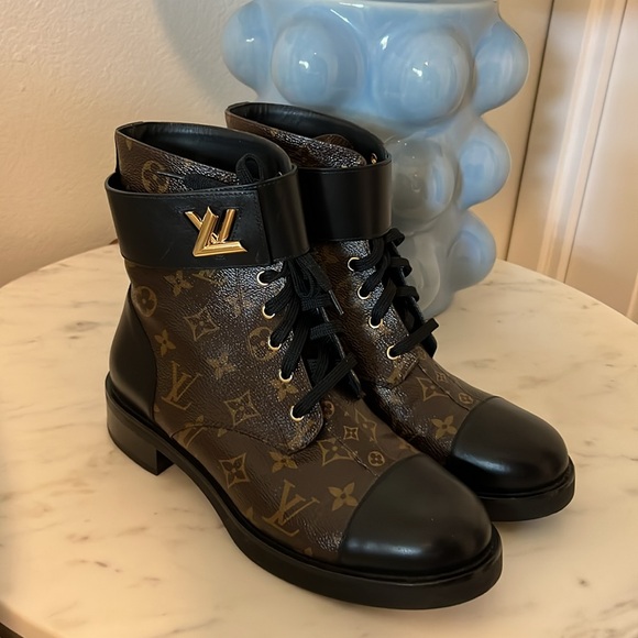 Louis Vuitton boots, size 42, great condition. - Picture 2 of 5